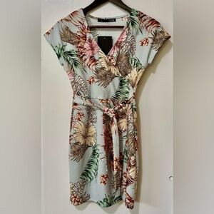 Rebel Sugar| NEW Pretty Blue Tropical Floral Wrap Short Sleeve Mini Dress Sz S